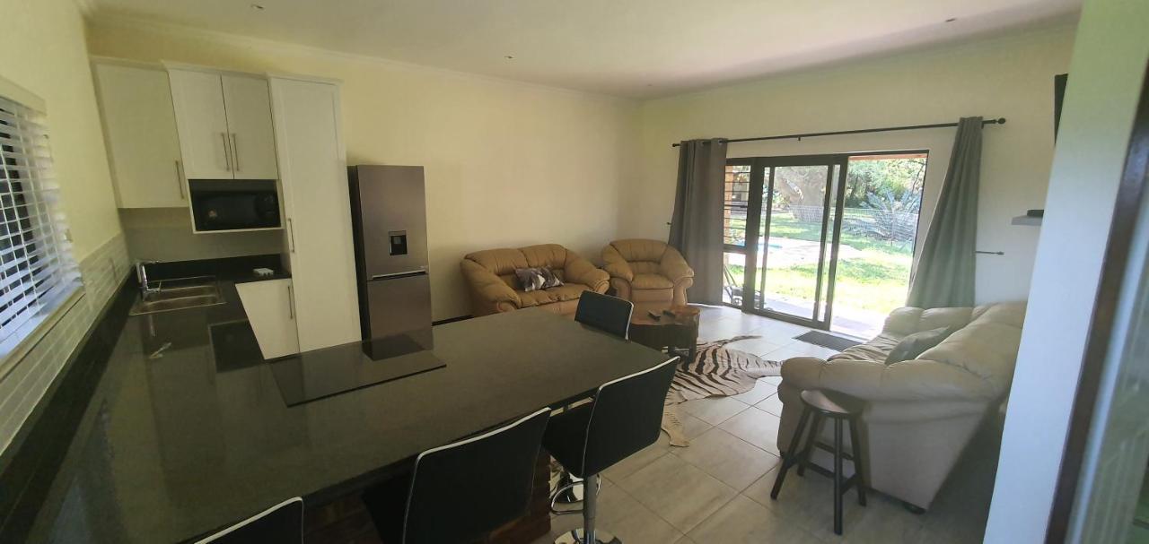 Honeybird Self Catering Accommodation Hluhluwe Ngoại thất bức ảnh