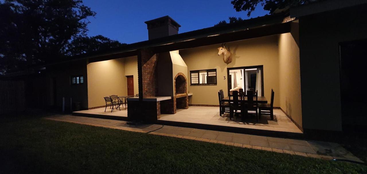 Honeybird Self Catering Accommodation Hluhluwe Ngoại thất bức ảnh